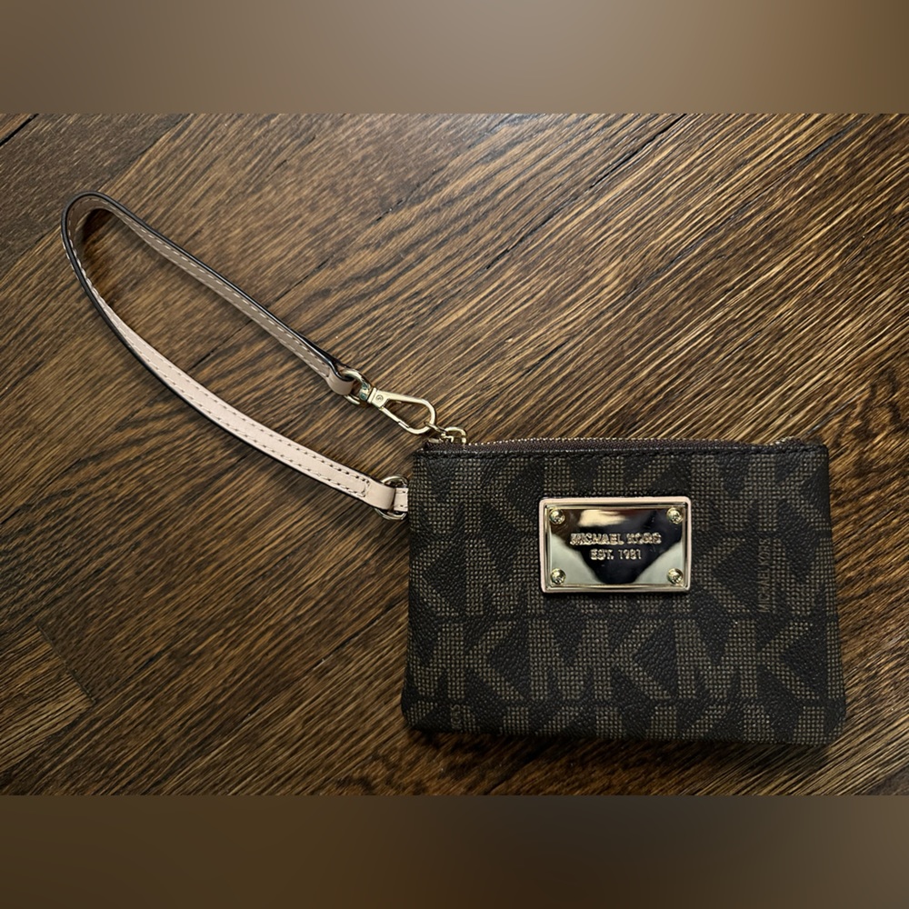 Michael Kors wristlet